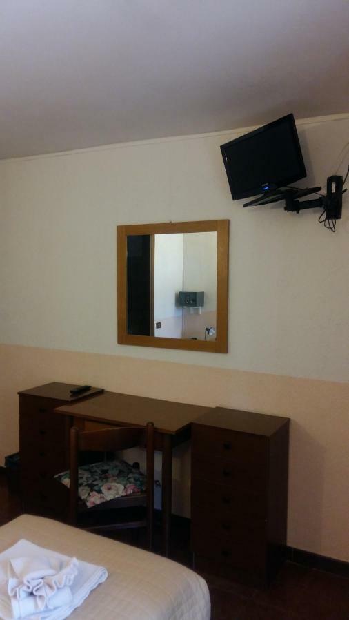 Hotel Rondanino Lanzo dʼIntelvi Εξωτερικό φωτογραφία