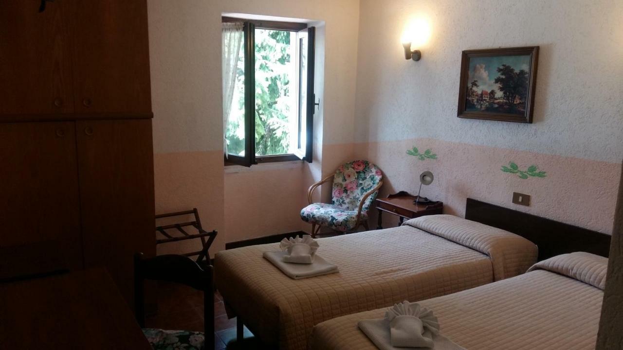 Hotel Rondanino Lanzo dʼIntelvi Εξωτερικό φωτογραφία