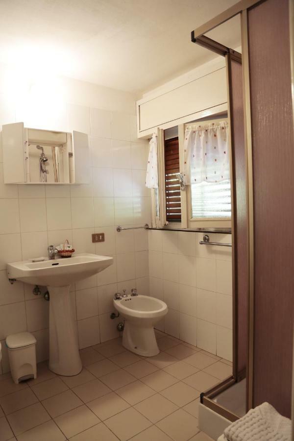 Hotel Rondanino Lanzo dʼIntelvi Εξωτερικό φωτογραφία